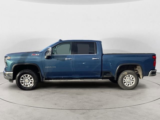 Used 2024 Chevrolet Silverado 3500 LTZ image 2