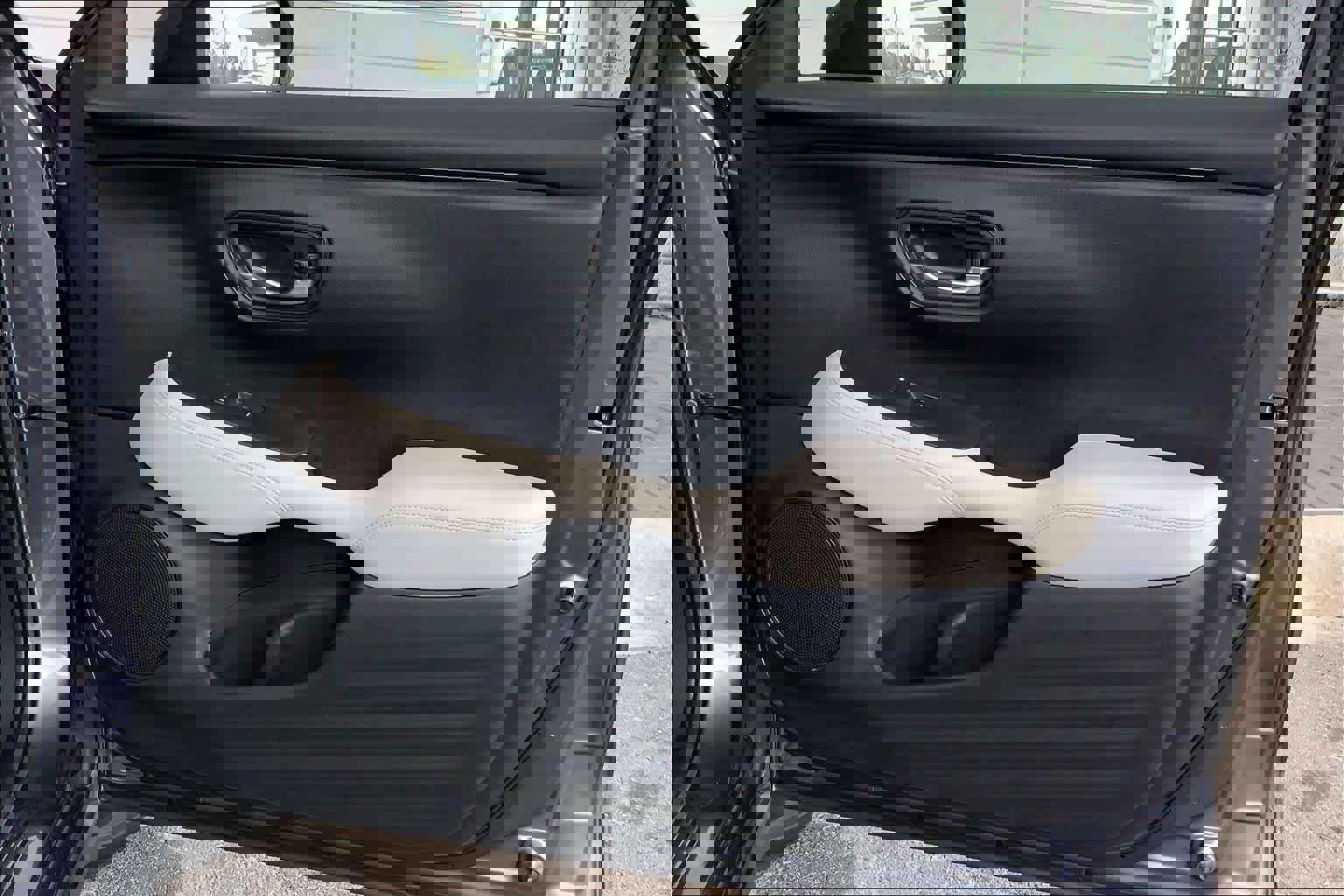 Used 2023 Honda HR-V LX image 22