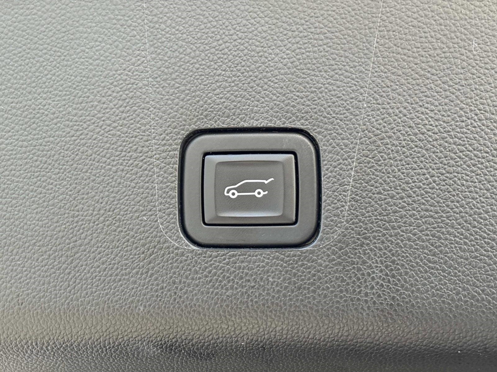 Used 2023 Chevrolet Traverse High Country w/ LPO, Cargo Package image 15