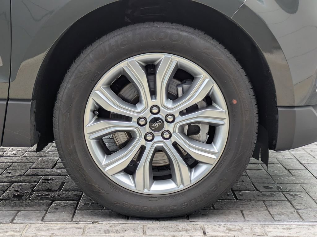 Used 2024 Ford Edge Titanium w/ Equipment Group 301A image 11