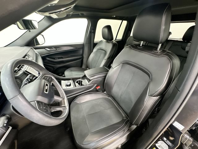 Certified 2025 Jeep Grand Cherokee Altitude AWD/4WD image 14