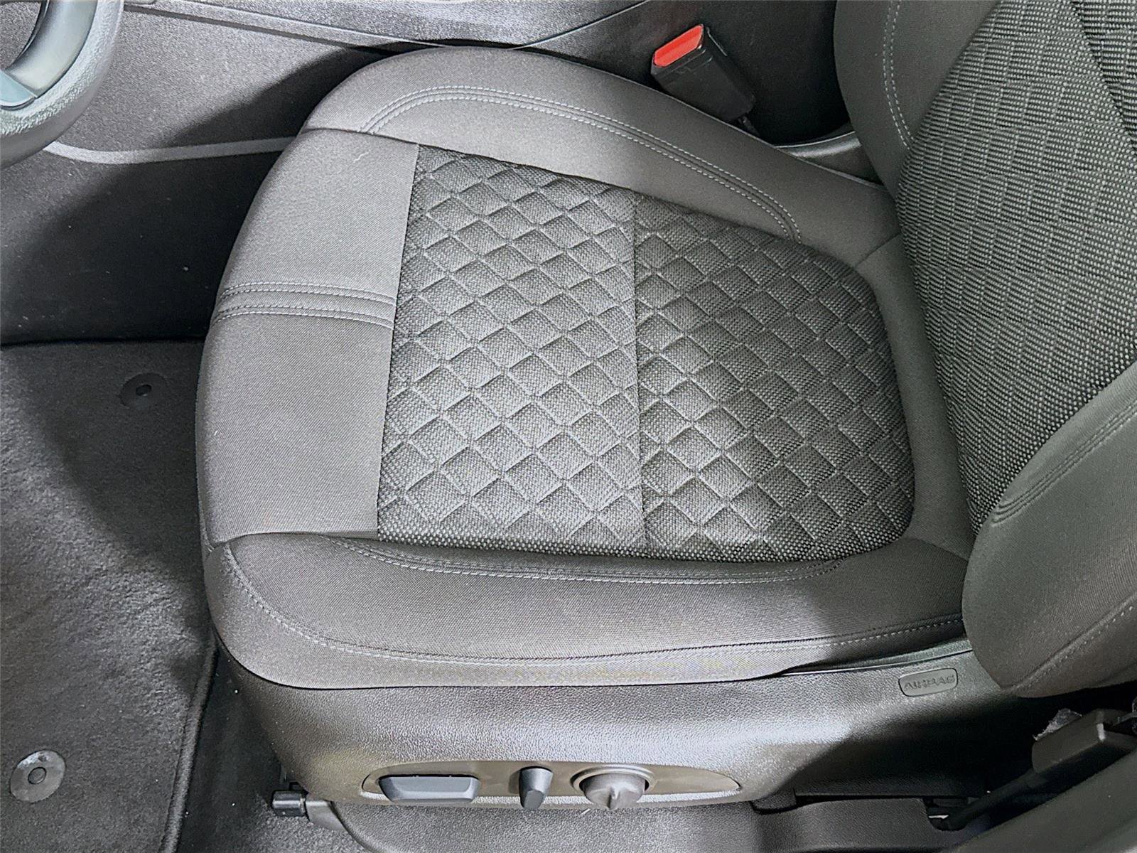 Used 2022 Chevrolet Blazer LT image 19