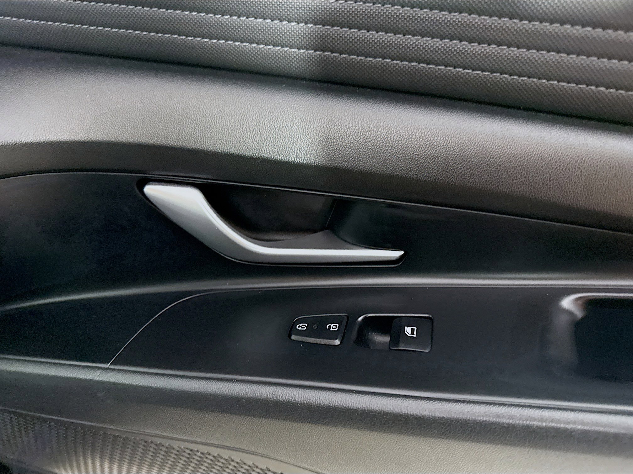 Used 2021 Hyundai Elantra Limited image 31