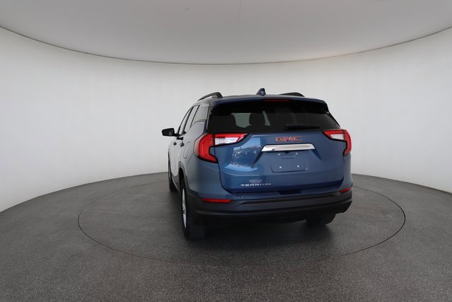 Used 2024 GMC Terrain SLE w/ Driver Convenience Package image 13
