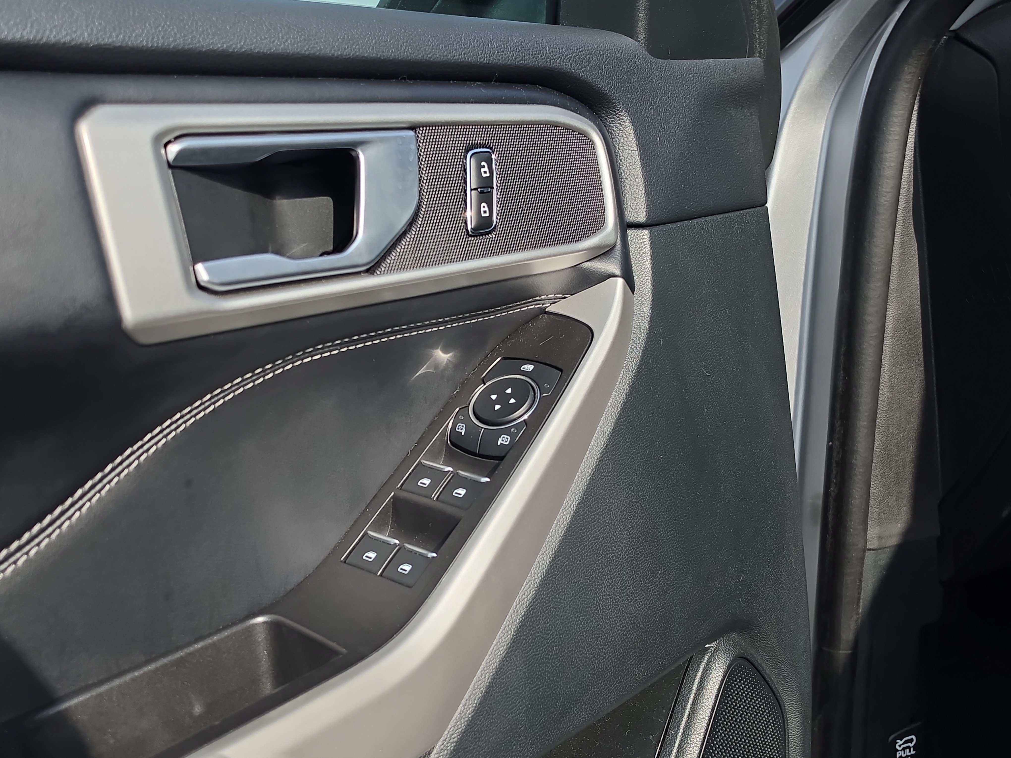 Used 2023 Ford Explorer XLT RWD image 19
