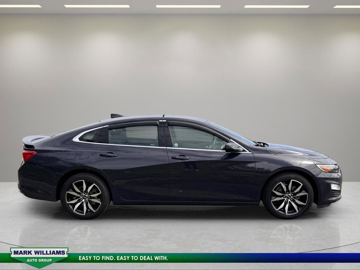 Used 2025 Chevrolet Malibu RS FWD image 2