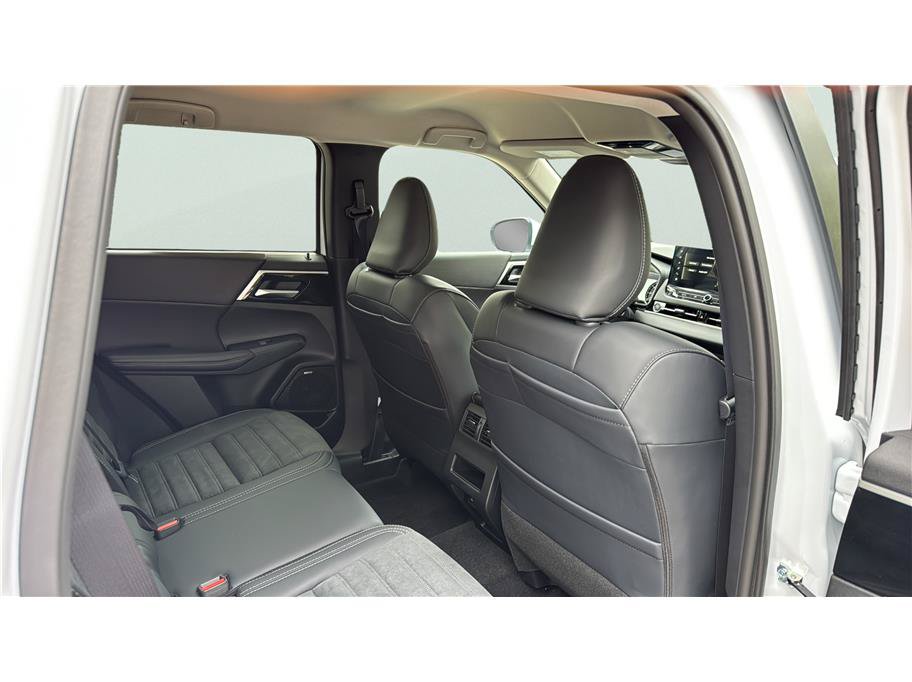 New 2026 Mitsubishi Outlander SE AWD/4WD image 15