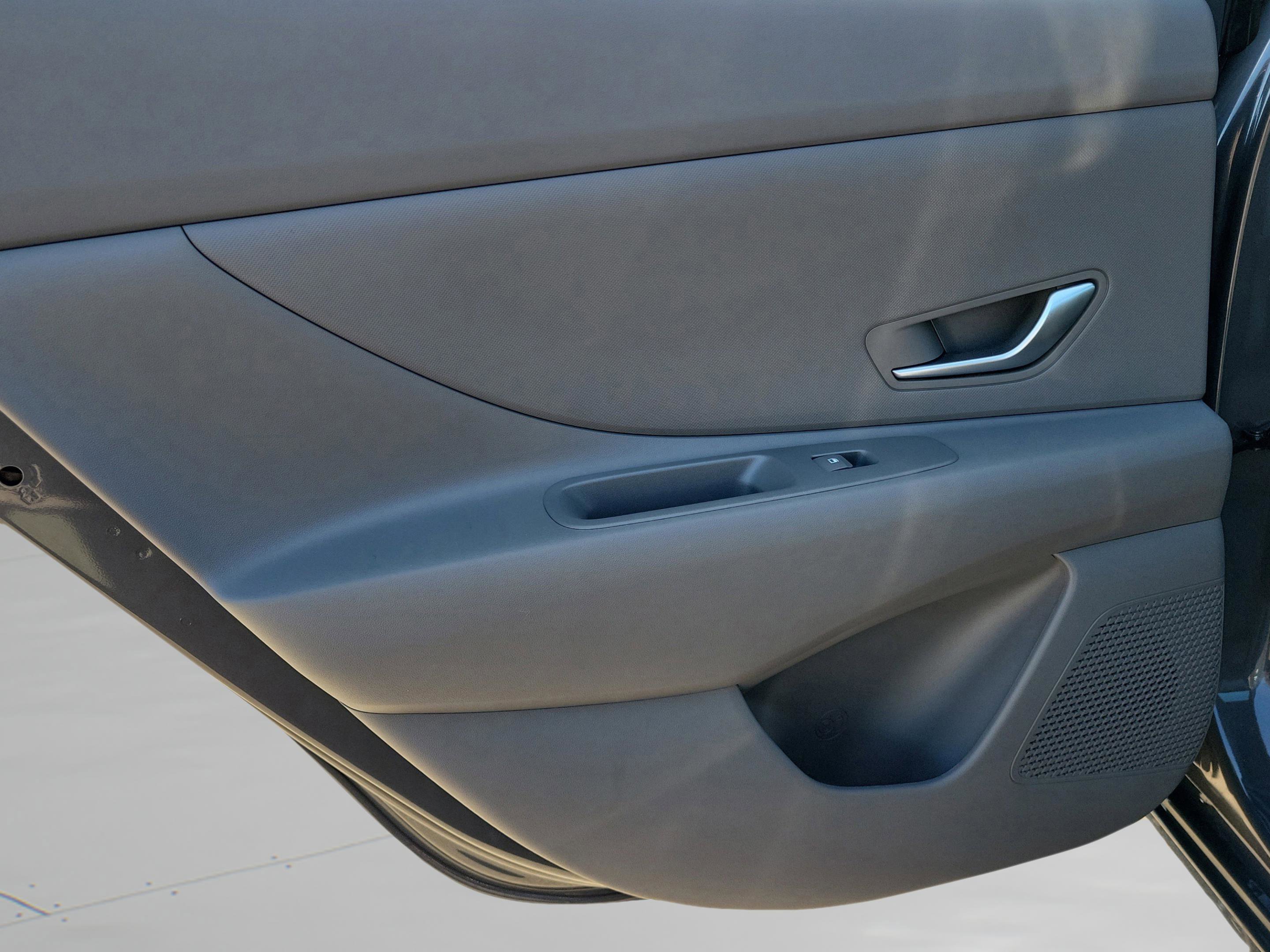 New 2026 Hyundai Elantra Blue image 13