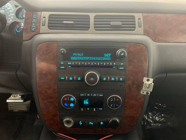 Used 2009 Chevrolet Suburban LT AWD/4WD image 3