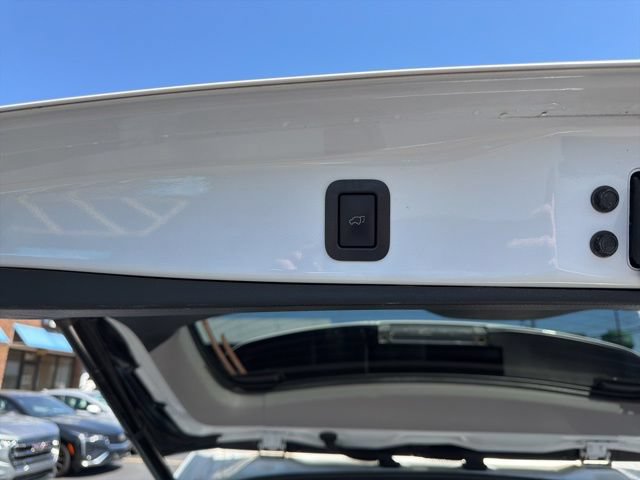 Used 2019 Toyota Highlander AWD V6 image 17