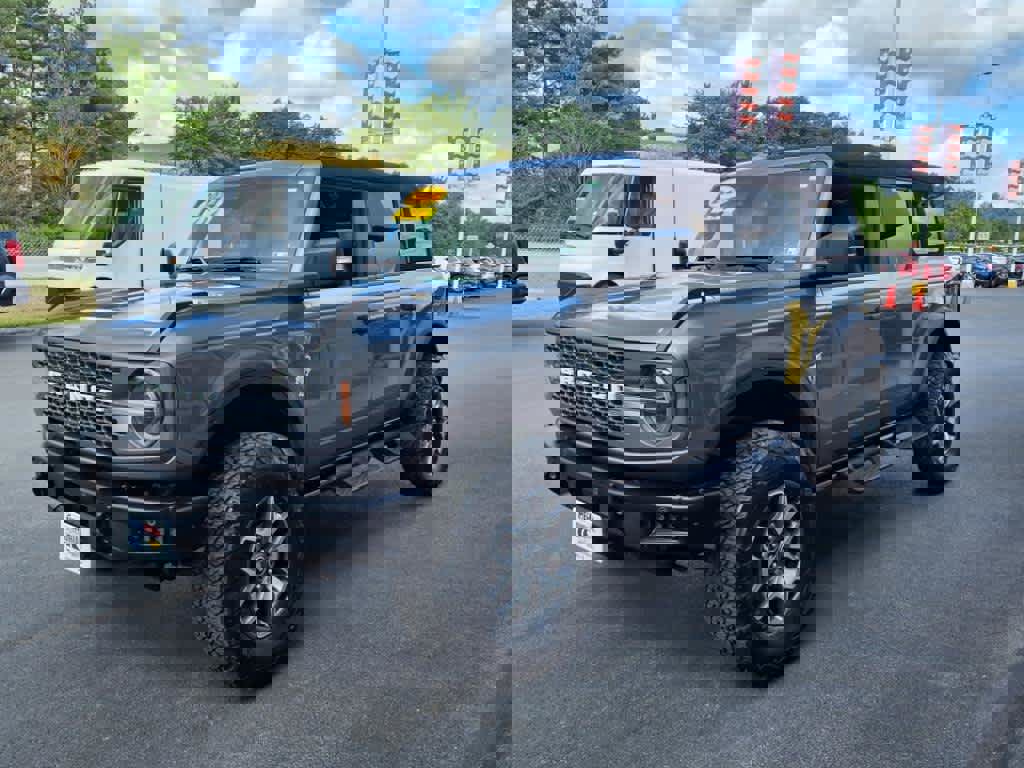 Used 2024 Ford Bronco Badlands image 3
