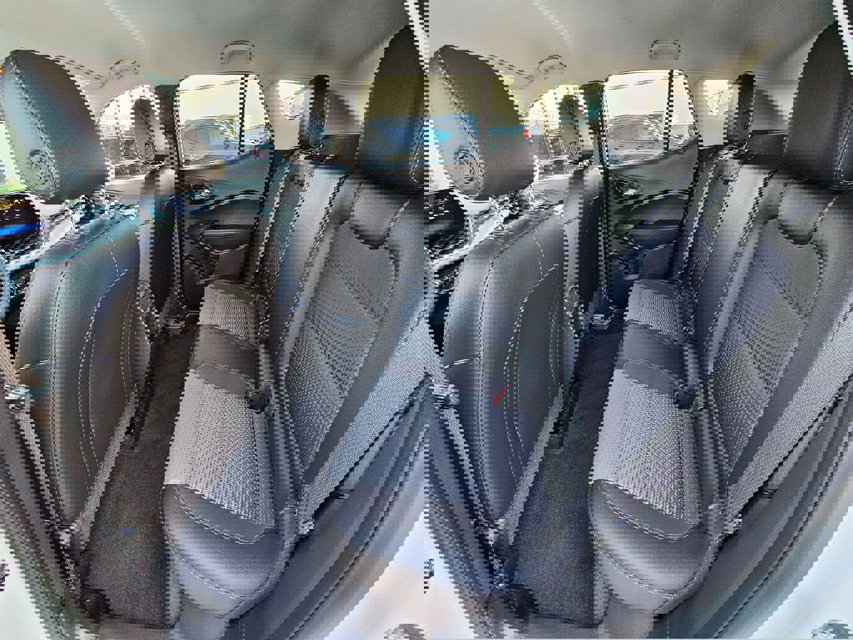 Used 2025 Chevrolet Trax LT w/ LT Convenience Package image 20