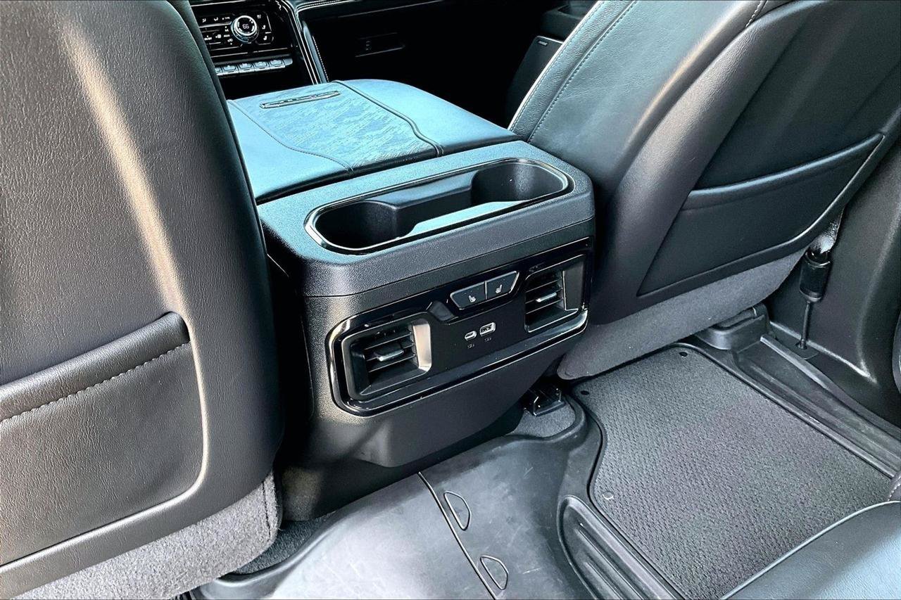 Used 2025 GMC Sierra 2500 AT4X AWD/4WD image 11