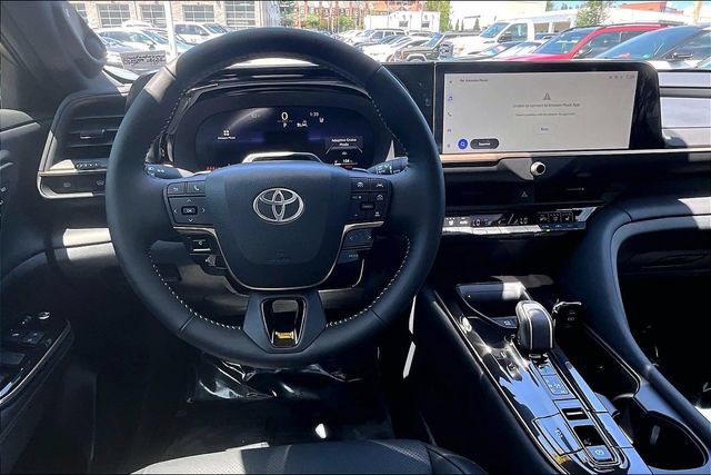 Used 2026 Toyota Crown Platinum AWD/4WD image 4