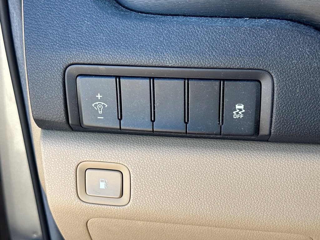 Used 2016 Kia Sedona LX w/ LX Convenience Package FWD image 19