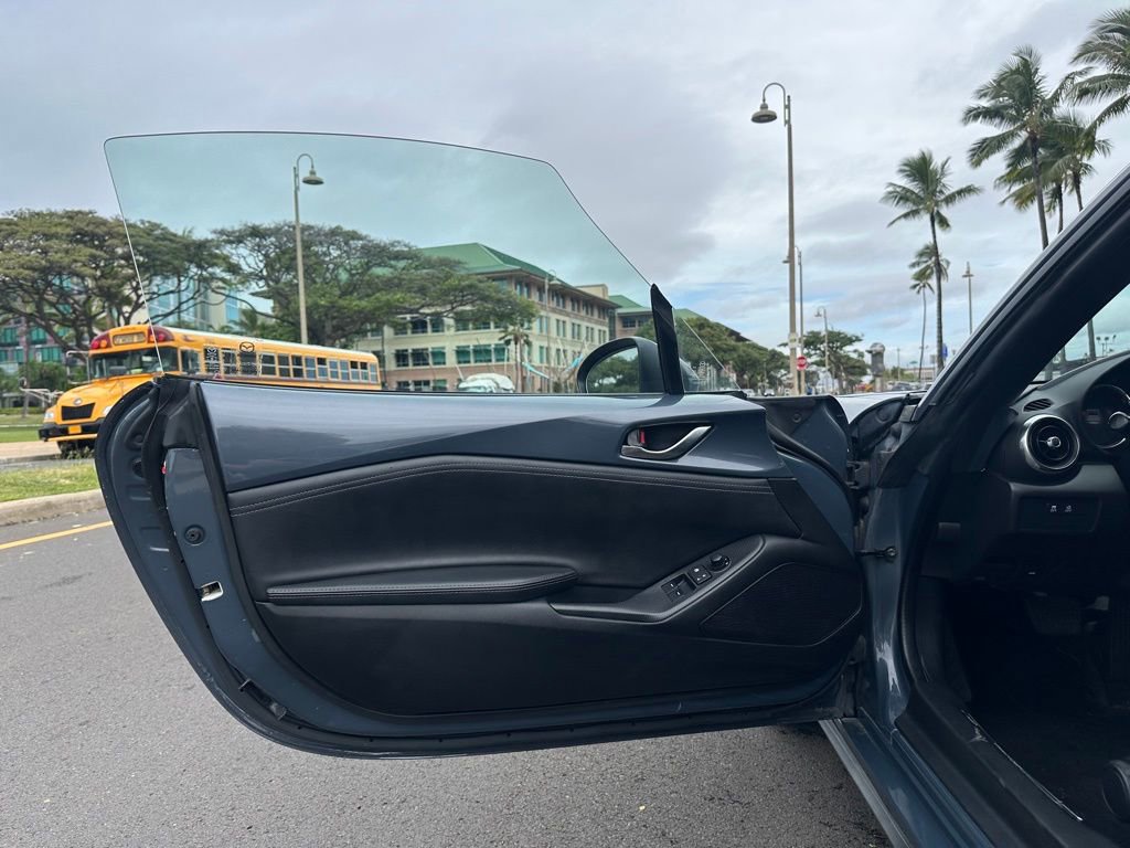 Used 2020 MAZDA MX-5 Miata RF Grand Touring RWD image 22