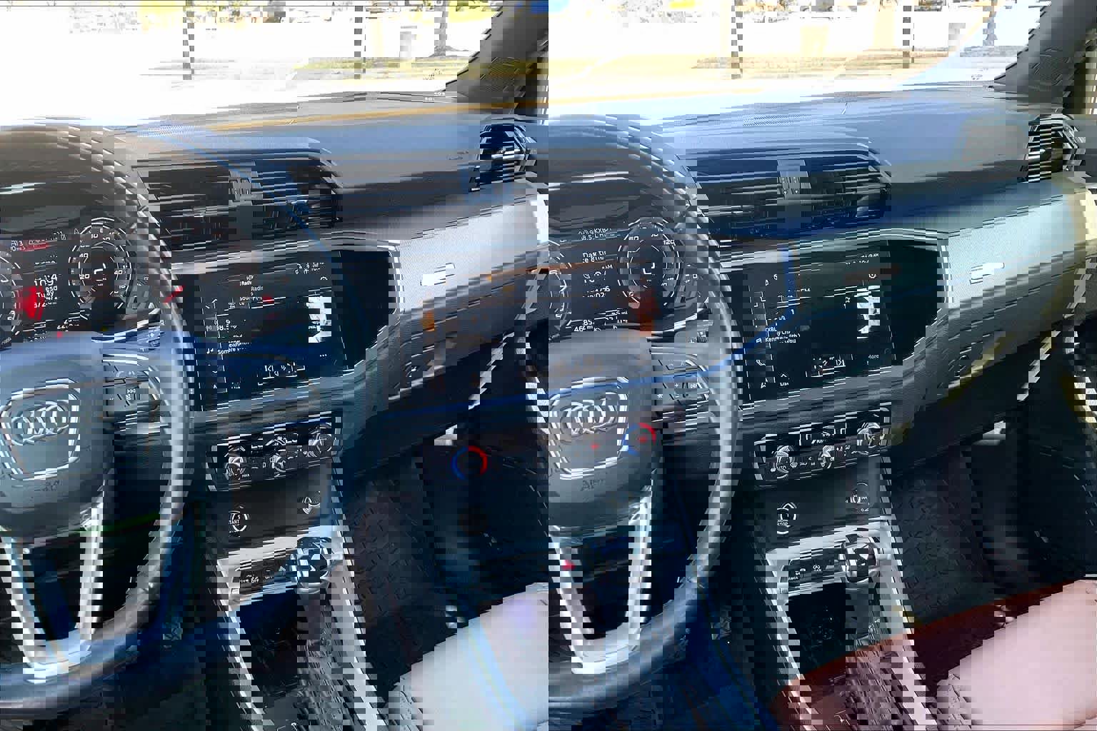 Used 2023 Audi Q3 2.0T Premium Plus w/ Premium Plus Package image 7