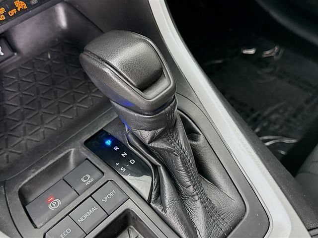 Certified 2021 Toyota RAV4 XLE FWD image 16