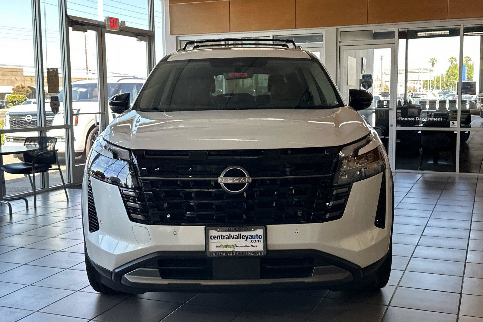 New 2026 Nissan Pathfinder Platinum AWD/4WD image 8