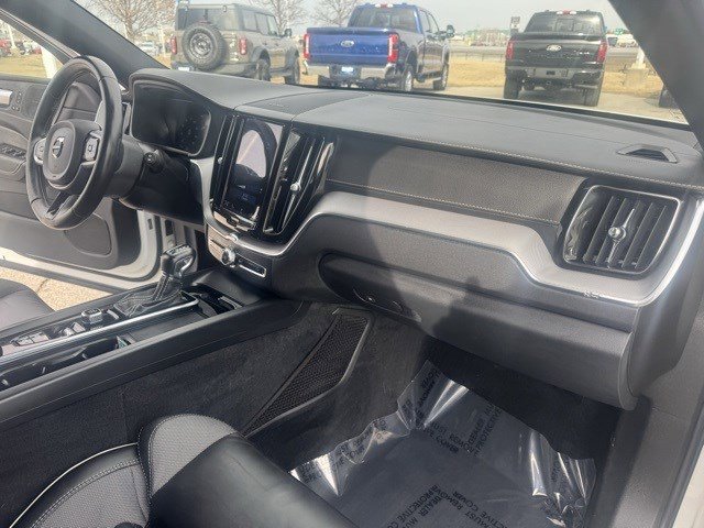 Used 2021 Volvo XC60 T5 R-Design w/ Protection Package Premier image 36