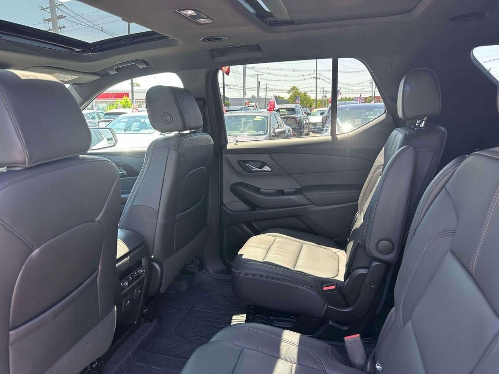 Used 2023 Chevrolet Traverse RS w/ LPO, Floor Liner Package AWD/4WD image 10