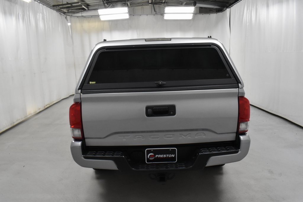 Used 2016 Toyota Tacoma TRD Sport image 6