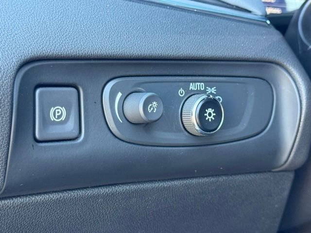 Used 2021 Buick Enclave Essence w/ Sound and Sites Package image 23