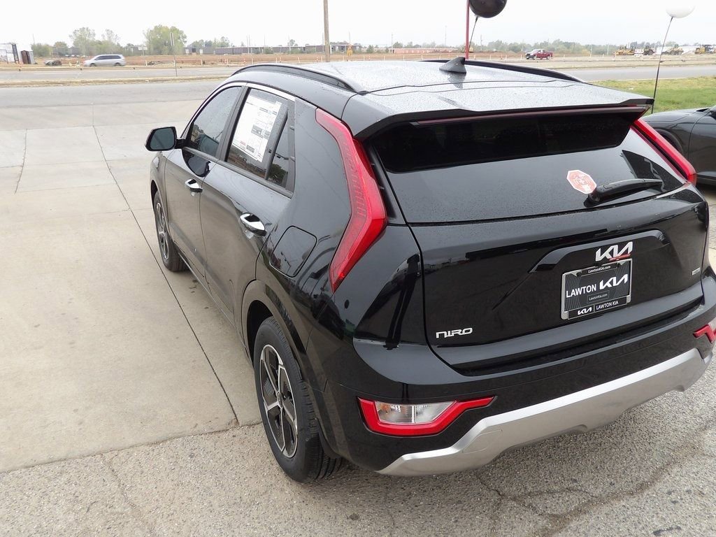 New 2025 Kia Niro SX image 8
