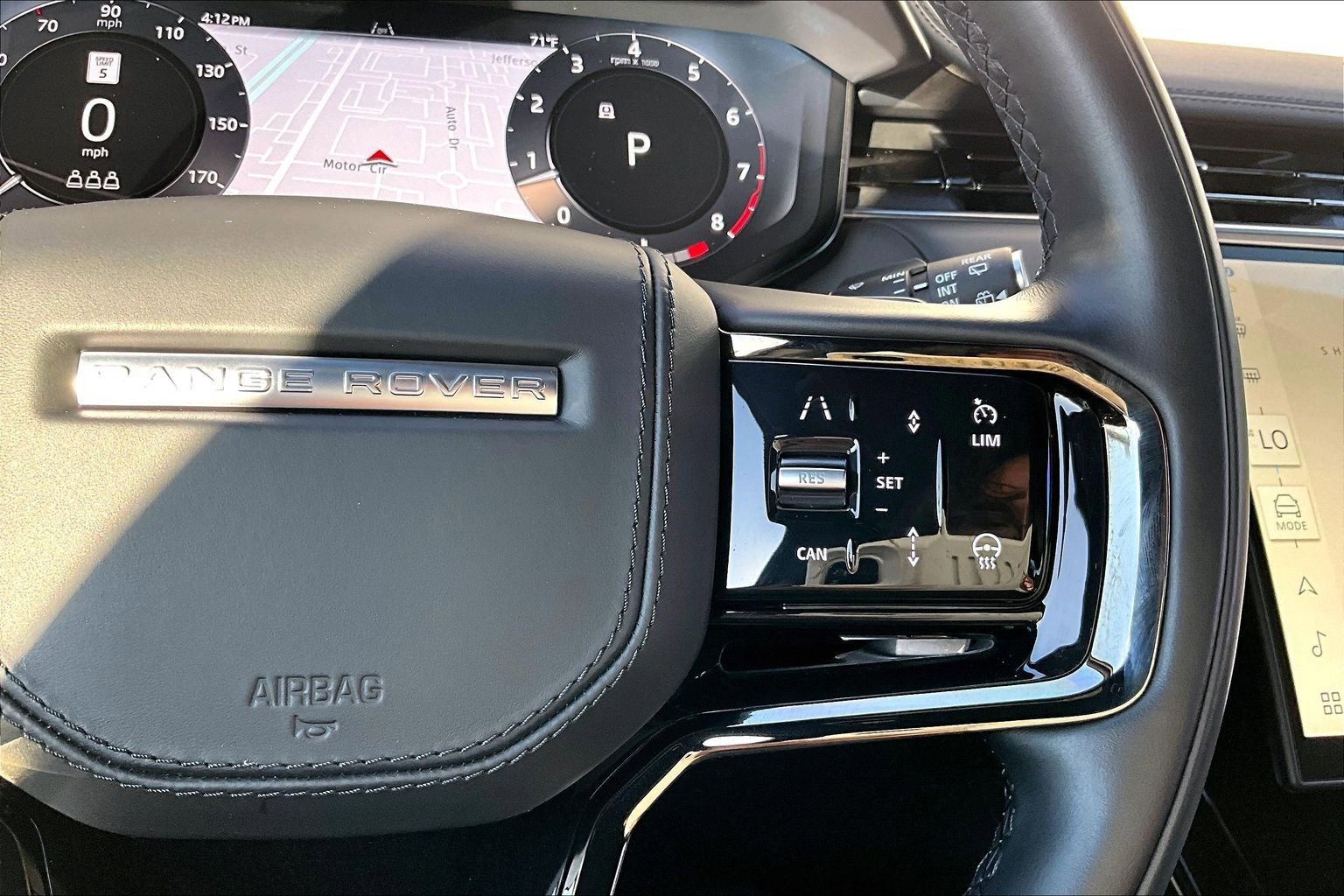 Used 2025 Land Rover Range Rover Sport Dynamic SE image 19