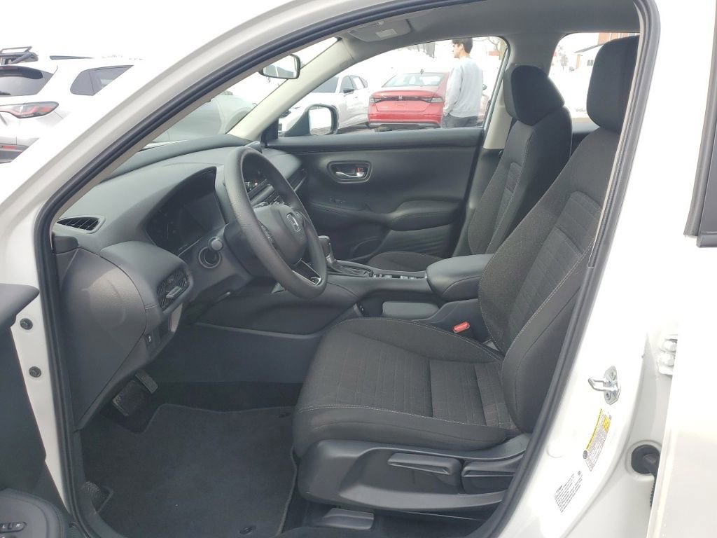 Certified 2025 Honda HR-V LX image 13