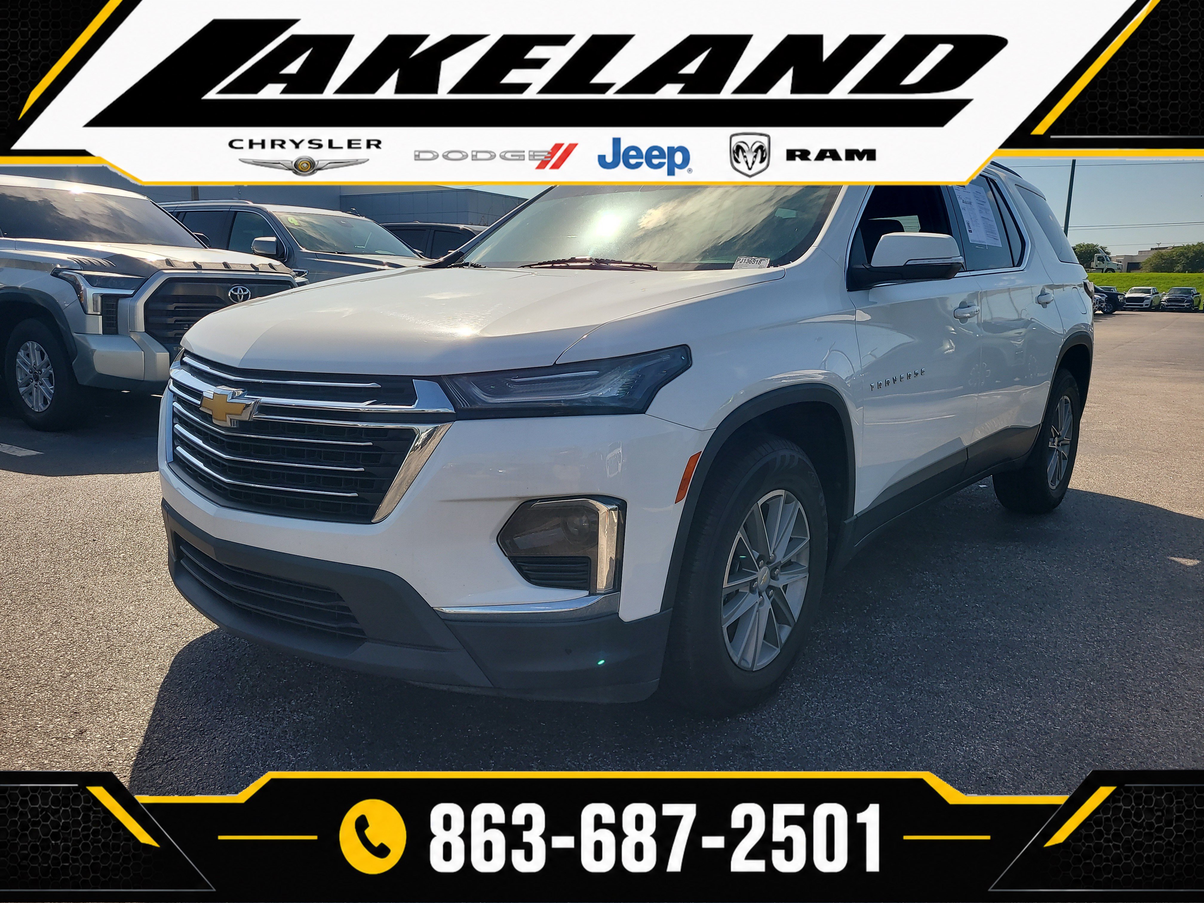 Used 2023 Chevrolet Traverse LT AWD/4WD image 3