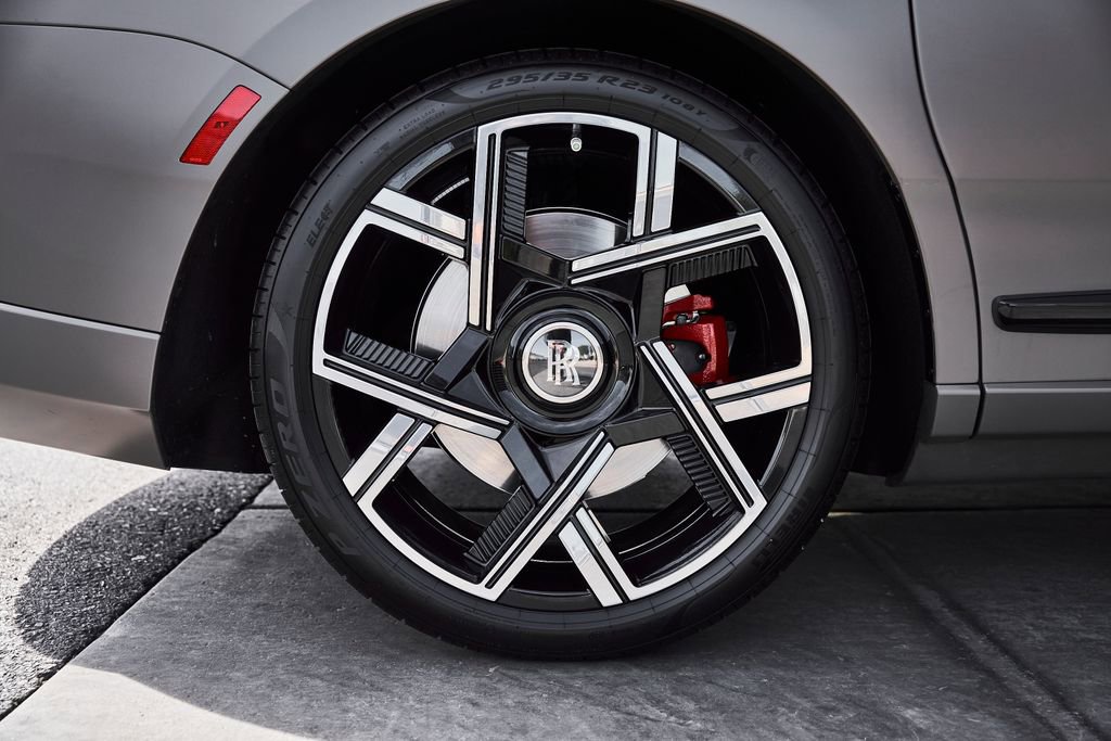 Used 2026 Rolls-Royce Cullinan Black Badge image 20