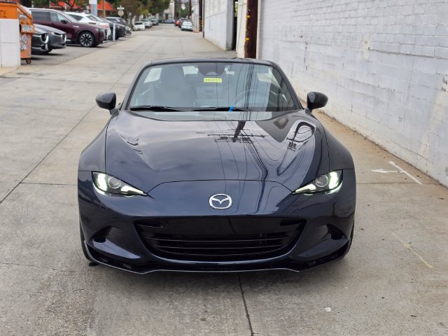 New 2026 MAZDA MX-5 Miata Club w/ Interior Package RWD image 2