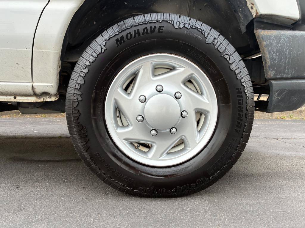 Used 2015 Ford E-350 and Econoline 350 Super Duty RWD image 17