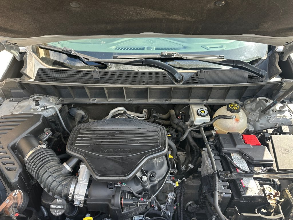 Used 2019 GMC Acadia Denali w/ Technology Package FWD image 24