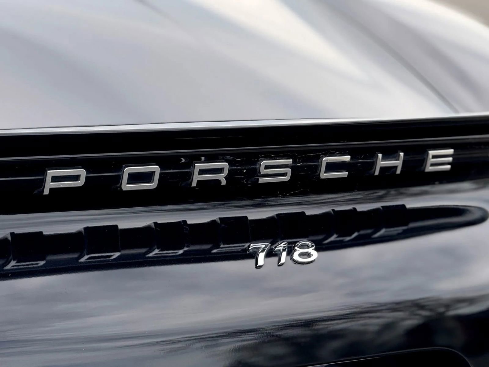 Used 2017 Porsche 718 Boxster image 15