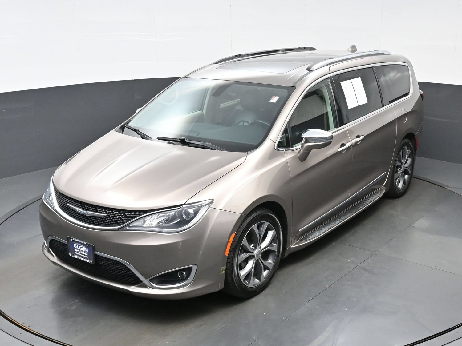 Used 2017 Chrysler Pacifica Limited FWD image 34