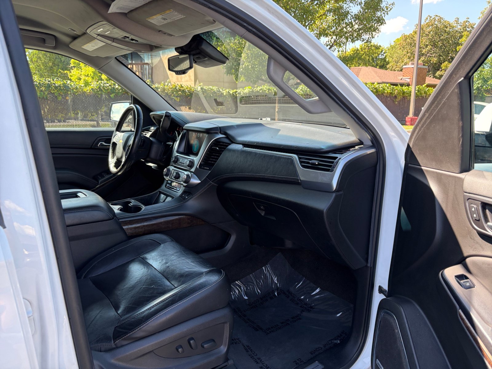 Used 2018 Chevrolet Suburban LT w/ Luxury Package AWD/4WD image 28