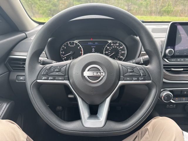 Used 2025 Nissan Altima 2.5 SV image 18