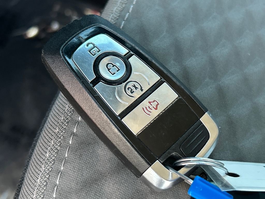 Used 2022 Ford Escape SE w/ SE Sport Appearance Package image 31