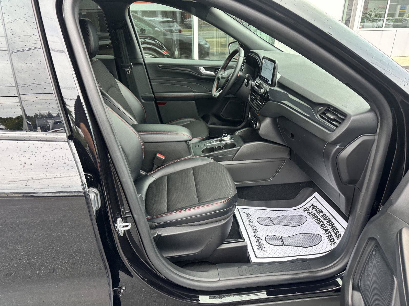 Used 2025 Ford Escape ST-Line Select AWD/4WD image 10