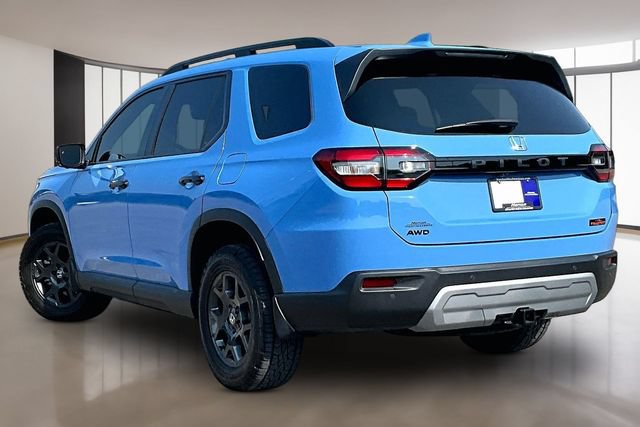 Used 2025 Honda Pilot TrailSport image 4