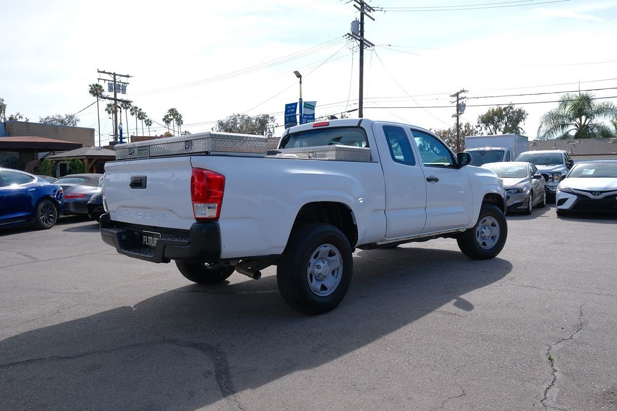 Used 2017 Toyota Tacoma SR RWD image 6