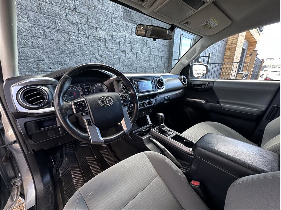 Used 2017 Toyota Tacoma SR5 image 14