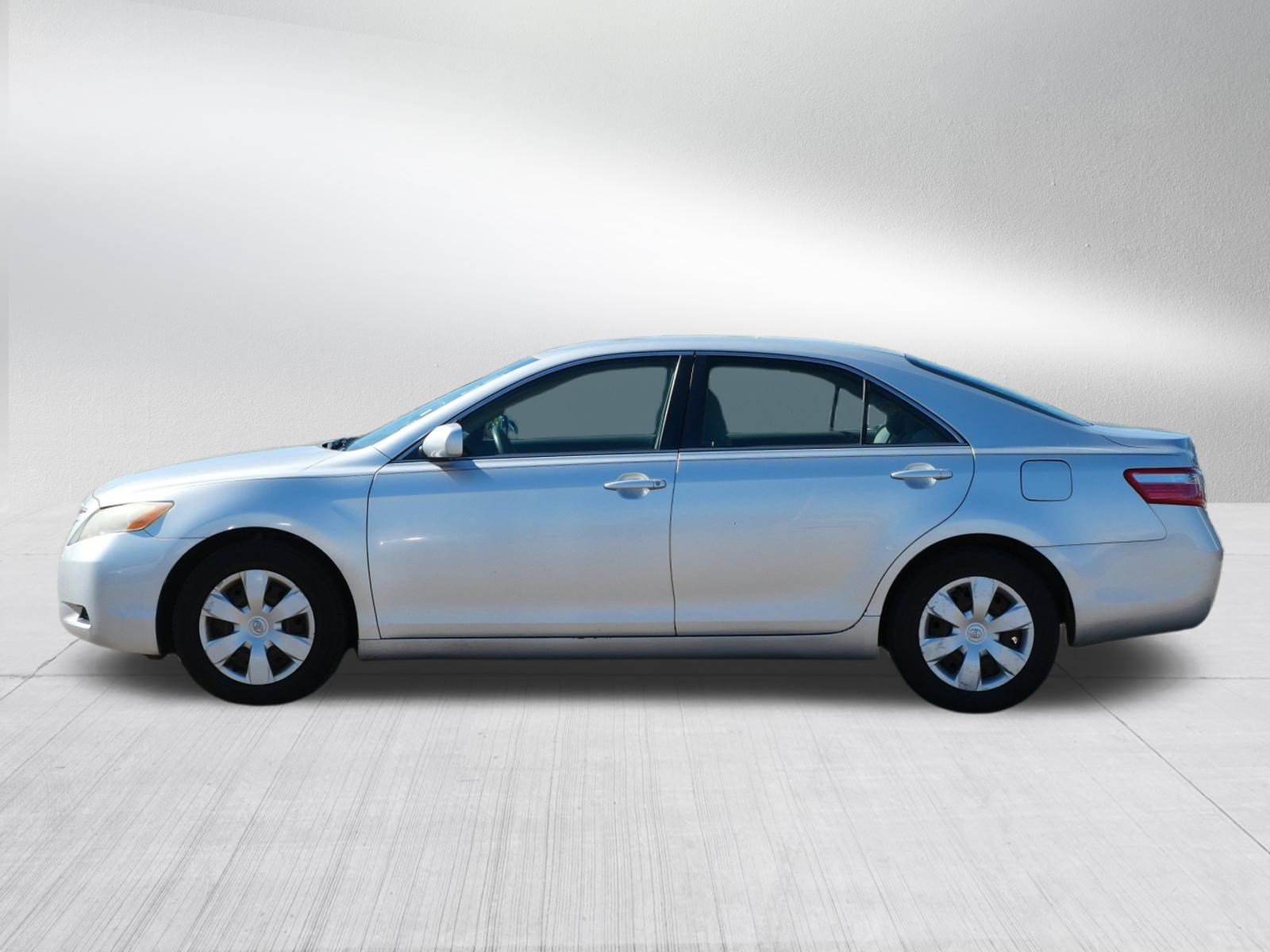 Used 2008 Toyota Camry LE FWD image 4