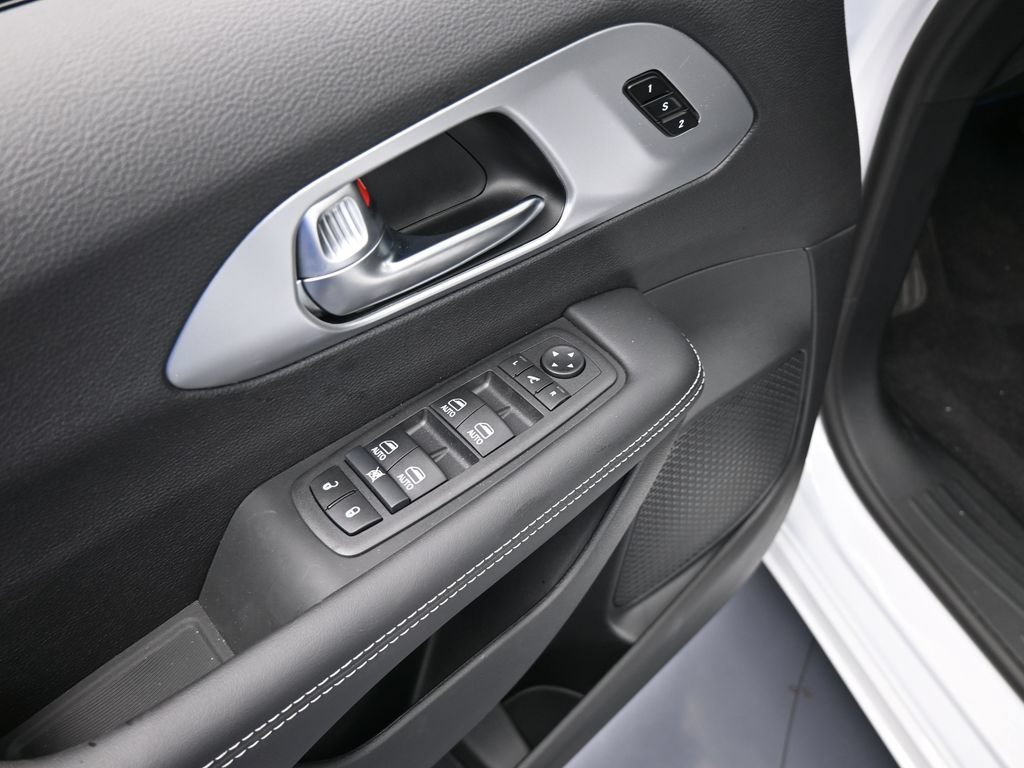 New 2026 Chrysler Pacifica Limited w/ S Appearance Package FWD image 14