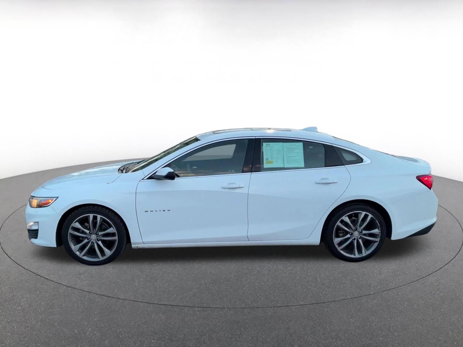 Used 2023 Chevrolet Malibu LT w/ Driver Confidence Package FWD image 9