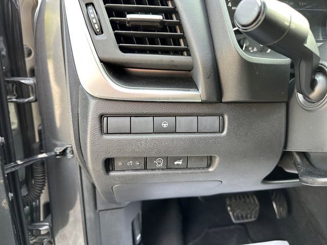 Used 2024 Nissan Rogue SV FWD image 21