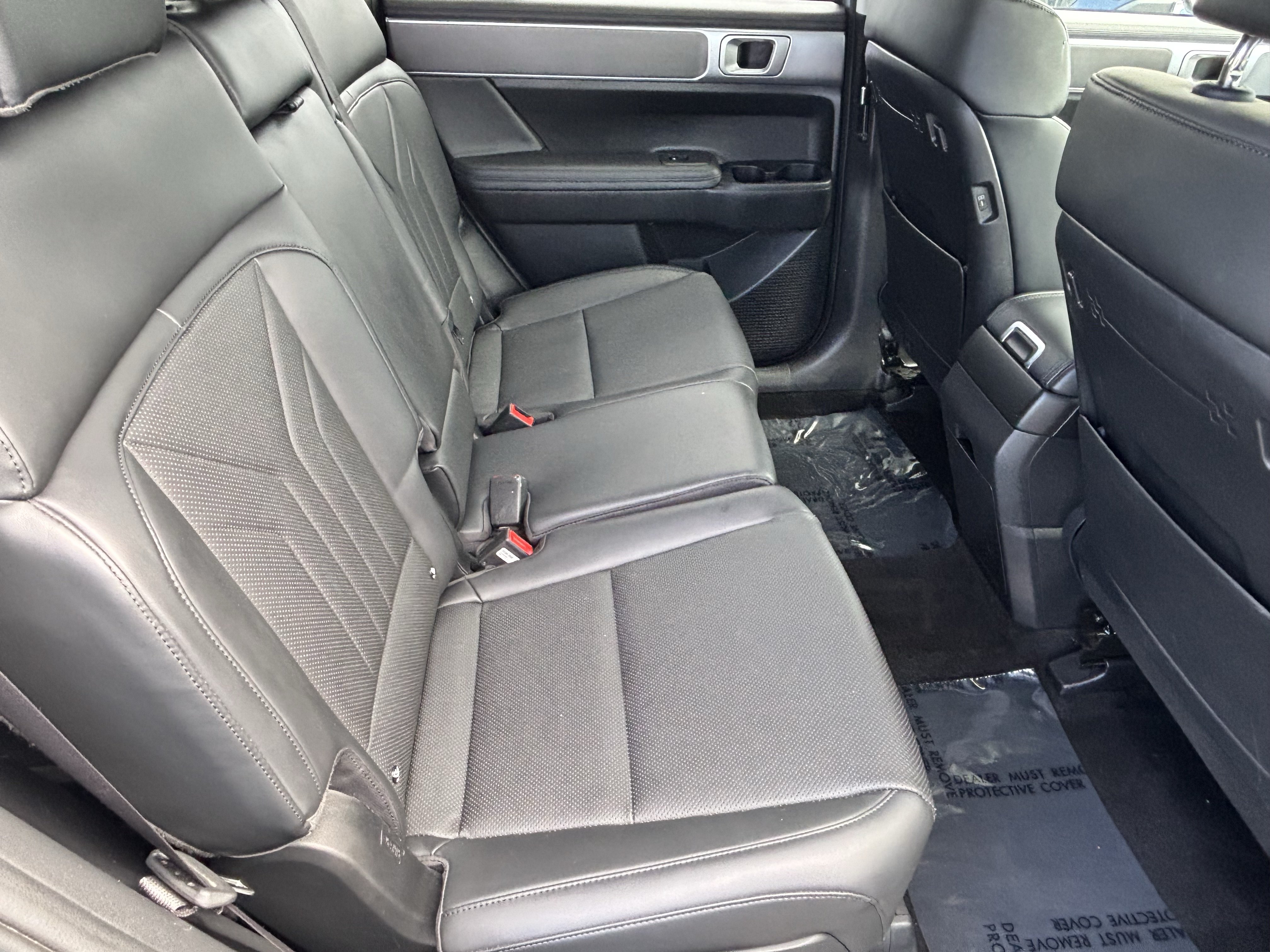 Used 2025 Hyundai Santa Fe SEL FWD image 11