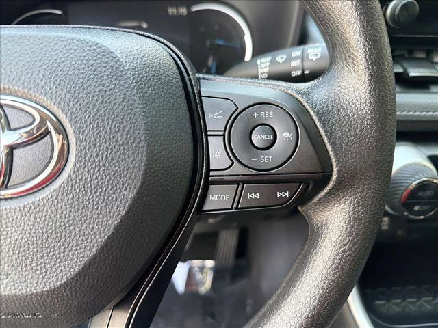 Used 2025 Toyota RAV4 LE AWD/4WD image 16